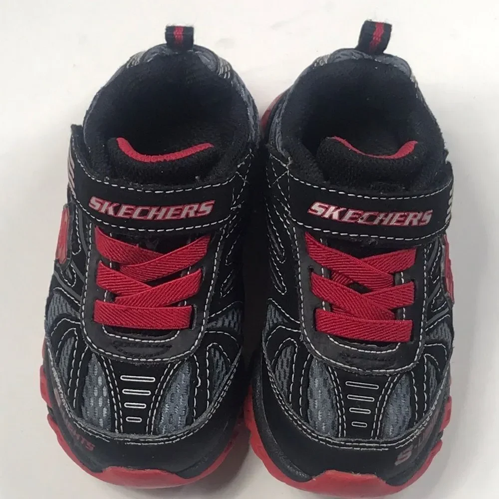 10X$50 SKECHERS RED BLACK BOY SHOES SIZE 8 US